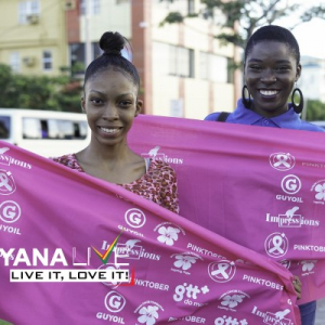 2018.10.01 GTT Pinktober Tree Wrapping